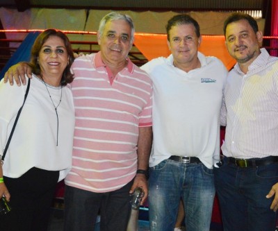 Deputado Eduardo Rocha janta com prefeito de Costa Rica e prestigia o Carnaval da cidade