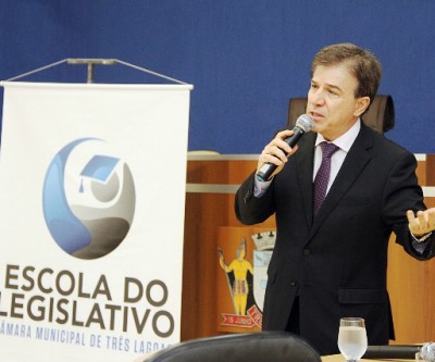 Corregedor do Ministério Público palestra sobre atividade parlamentar