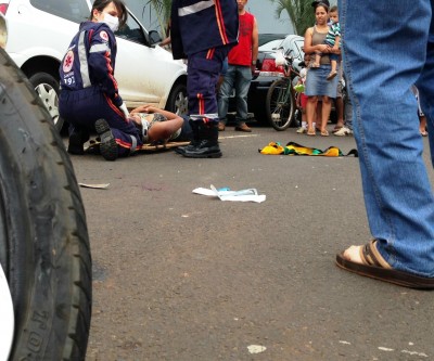 Colisão entre motos mobiliza equipes do SAMU e deixa trânsito lento