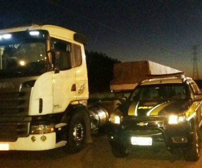Scania com queixa de furto é recuperada pela PRF no Km 21 da BR-262