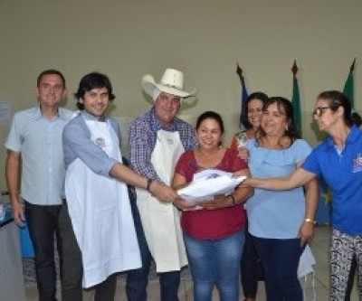 Prefeitura de Três Lagoas investe quase R$ 58 mil em Uniformes e EPI´s para merendeiras da REME