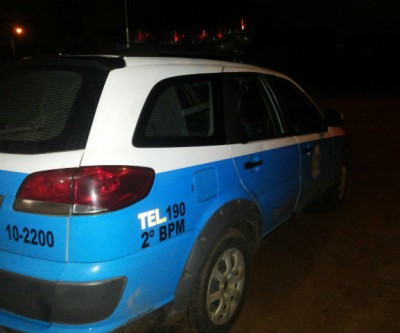 Polícia Militar é abordada por populares que denunciam briga com arma branca no bairro Jardim das Oliveiras
