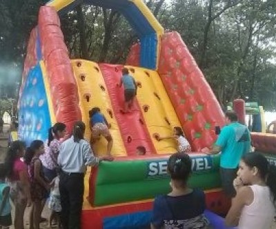 Criançada aprova e cresce público infantil no Parquinho Inflável da Lagoa Maior