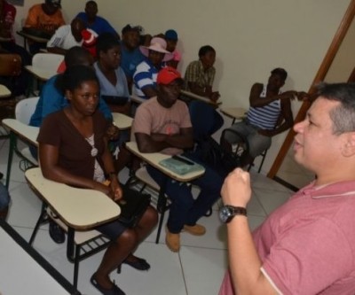 Haitianos sofrem com desemprego em Três Lagoas