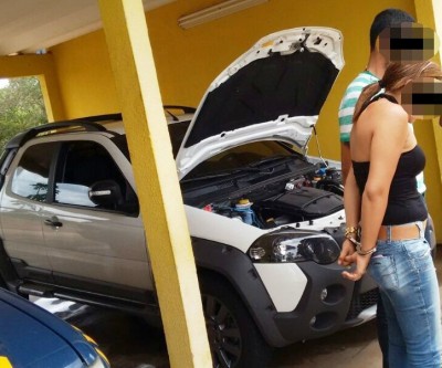 PRF recupera carro roubado e detém três pessoas na BR-262