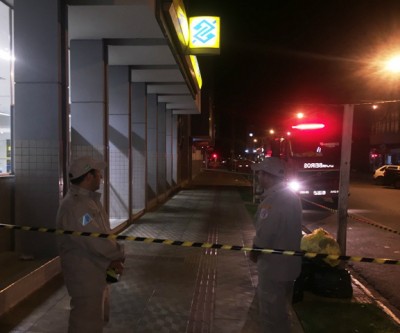 Bombeiros interditaram agência do Banco do Brasil na noite desta quinta-feira 