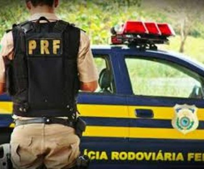 PRF apreende em Água Clara 26,6 kg de maconha em carro abandonado