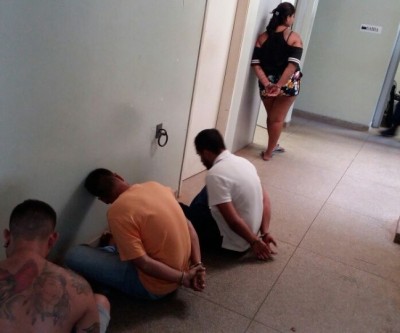 Operação prende 30 e apreende armas, celulares, dinheiro e veículos