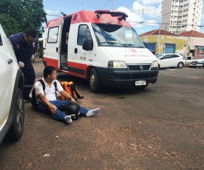 Jovem fica ferido ao se envolver em acidente no bairro Vila Nova 