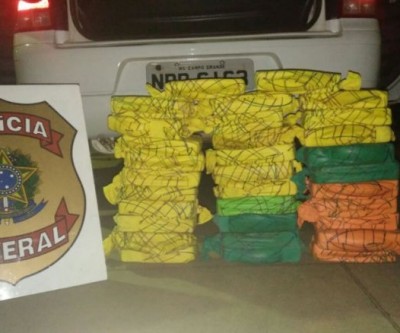 Polícia Federal apreende 34 quilos de cocaína em fundo falso de veículo