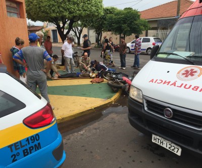 Jovem em Biz fica ferida em acidente no bairro Lapa