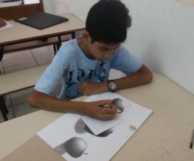Alunos do curso de Desenho Artístico expõem obras na Biblioteca de Três Lagoas