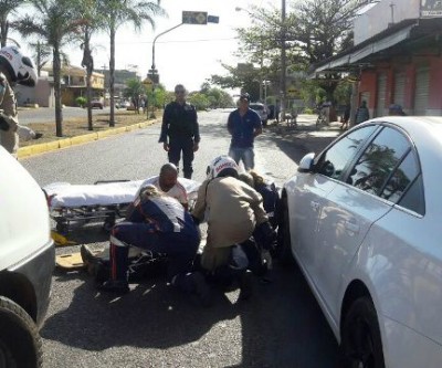 Equipe ALFA do SAMU resgata idoso que sofreu acidente em avenida 