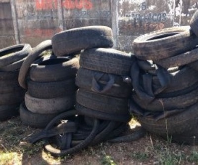 SEMEA recolhe aproximadamente 40 pneus descartados em avenida de Três Lagoas