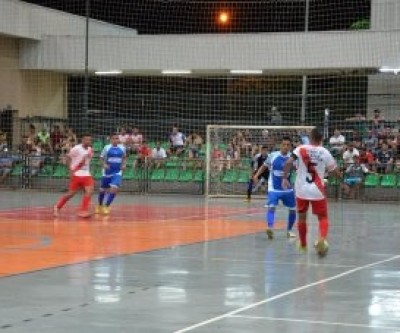 Campeonato Municipal de Futsal inicia com disputas acirradas
