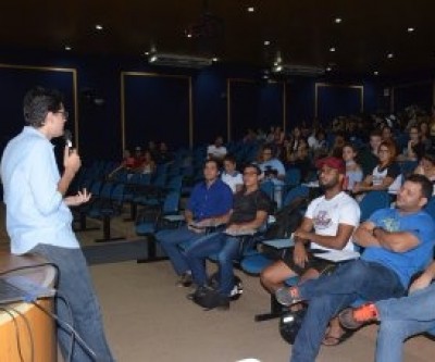 Programa Juventude Ligadaça reúne centenas de calouros na AEMS