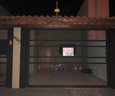 Aluga-se casa no bairro Santos Dumont II