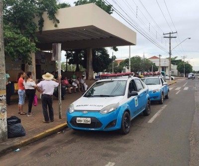 Polícia Militar prende homem comercializando drogas em banheiro público