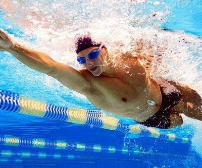 Três Lagoas terá aula de natação gratuita para crianças, adolescentes e melhor idade 