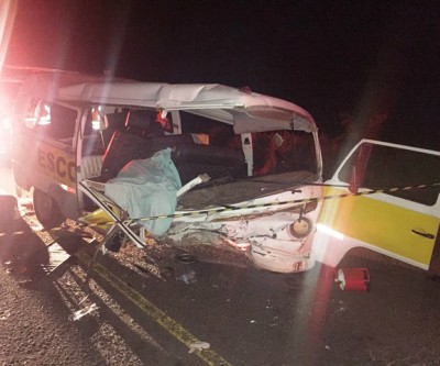 Lotação da Eldorado bate em Corsa, mata 3 pessoas e deixa outras 10 feridas 