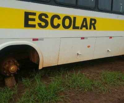 Ônibus escolar com problemas mecânicos colocam em risco a vida de crianças dos distritos de Três Lagoas