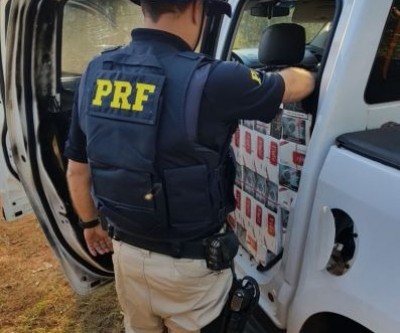 PRF apreende 30 mil maços de cigarros em caminhonete roubada