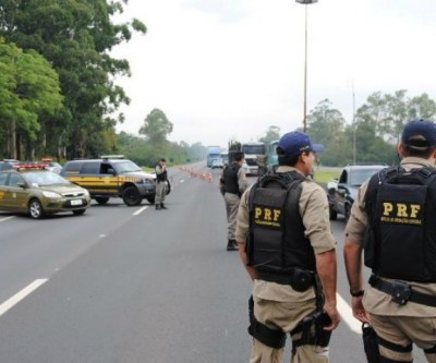 Policiais rodoviários rejeitam proposta do governo e aprovam greve no Estado
