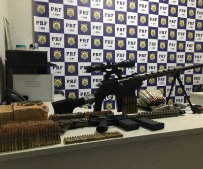 Armamentos de guerra são apreendidos pela PRF na BR-262 em Três Lagoas 