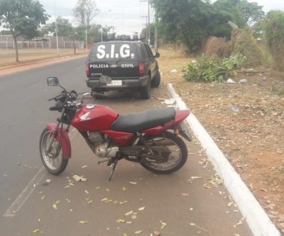 Moto furtada nesta madrugada é recuperada pela Polícia Civil