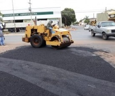 Prefeitura realiza recapeamento de pavimento de Praça do Jardim Alvorada
