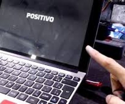 Polícia recupera notebook Positivo furtado e procura por seu dono 