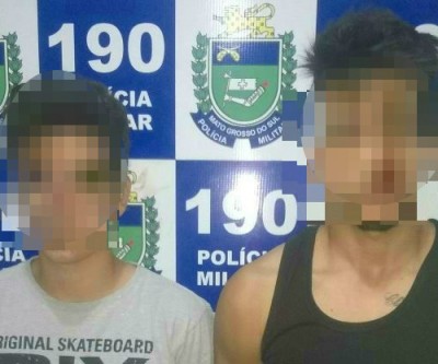 Após flagrante, supostos usuários são detidos e levados para a Delegacia