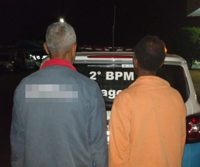 Dupla é presa com arma de fogo irregular e munições