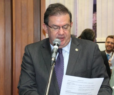 Projeto de Eduardo Rocha prevê distribuição de repelente às grávidas carentes