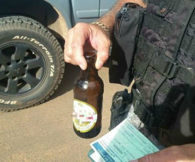 ROTAI flagra motorista bebendo cerveja dentro de carro no Alto da Boa Vista 
