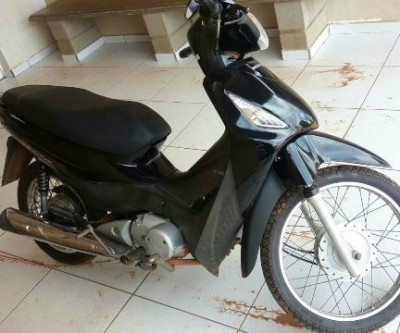 Moto furtada em setembro é abandonada no Cinturão Verde