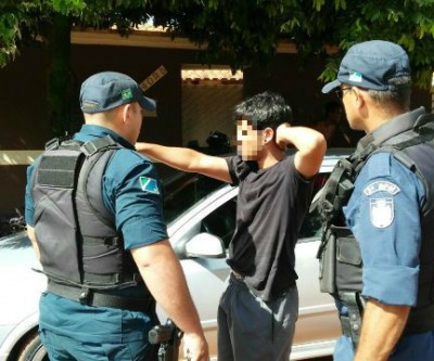 Vizinhos impedem que jovens invadam casa no bairro Vila Alegre