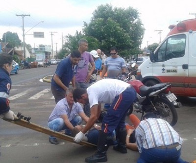 Casal fica ferido ao ser atropelado em avenida movimentada no centro de Três Lagoas