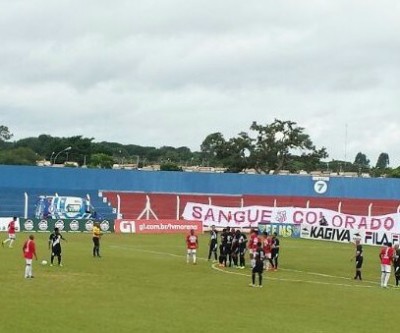 Misto perde a terceira seguida e se complica no campeonato