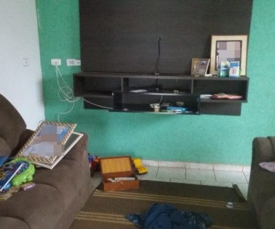 Residência é furtada e ladrões levam aparelhos eletrônicos e até brinquedos