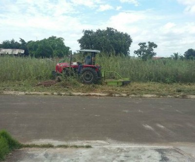 Após publicação de matéria, Prefeitura realiza limpeza de terreno abandonado no bairro Nova Três Lagoas 