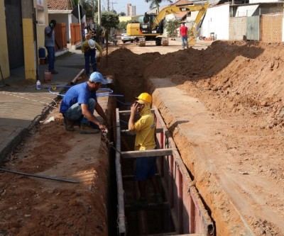 Vila Haro começa a receber ampliação da rede de esgoto