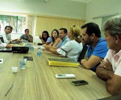 Vereadores vão recorrer a secretários de saúde para ajudar hospital