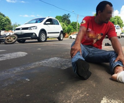 Motorista invade preferencial e causa acidente na área central 
