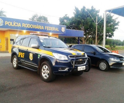 P.R.F. apreende veículo dublê e prende o condutor em Três Lagoas