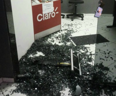 Loja de celulares é invadida por ladrão no Centro de Três Lagoas