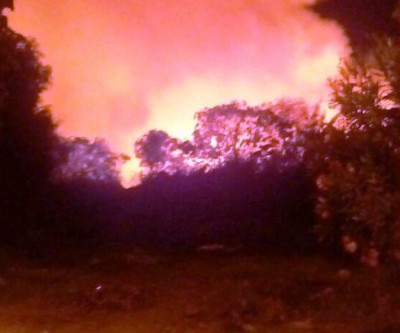 Incêndio no “buracão da Vila Piloto” assusta moradores da região 