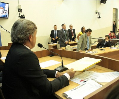 Vereadores aprovam novos critérios para crédito adicional e para uso de área pública