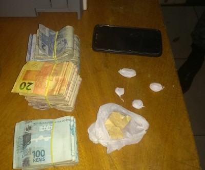 Força Tática prende jovem vendendo crack e apreende mais de R$ 8 mil em espécie