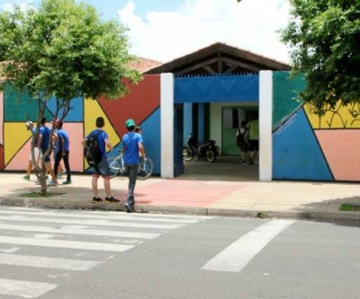 Educadores de Três Lagoas aderem à movimentação nacional e alunos do município ficam sem aula